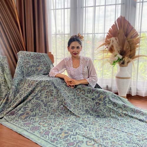 Kain Tenun Endek Bali